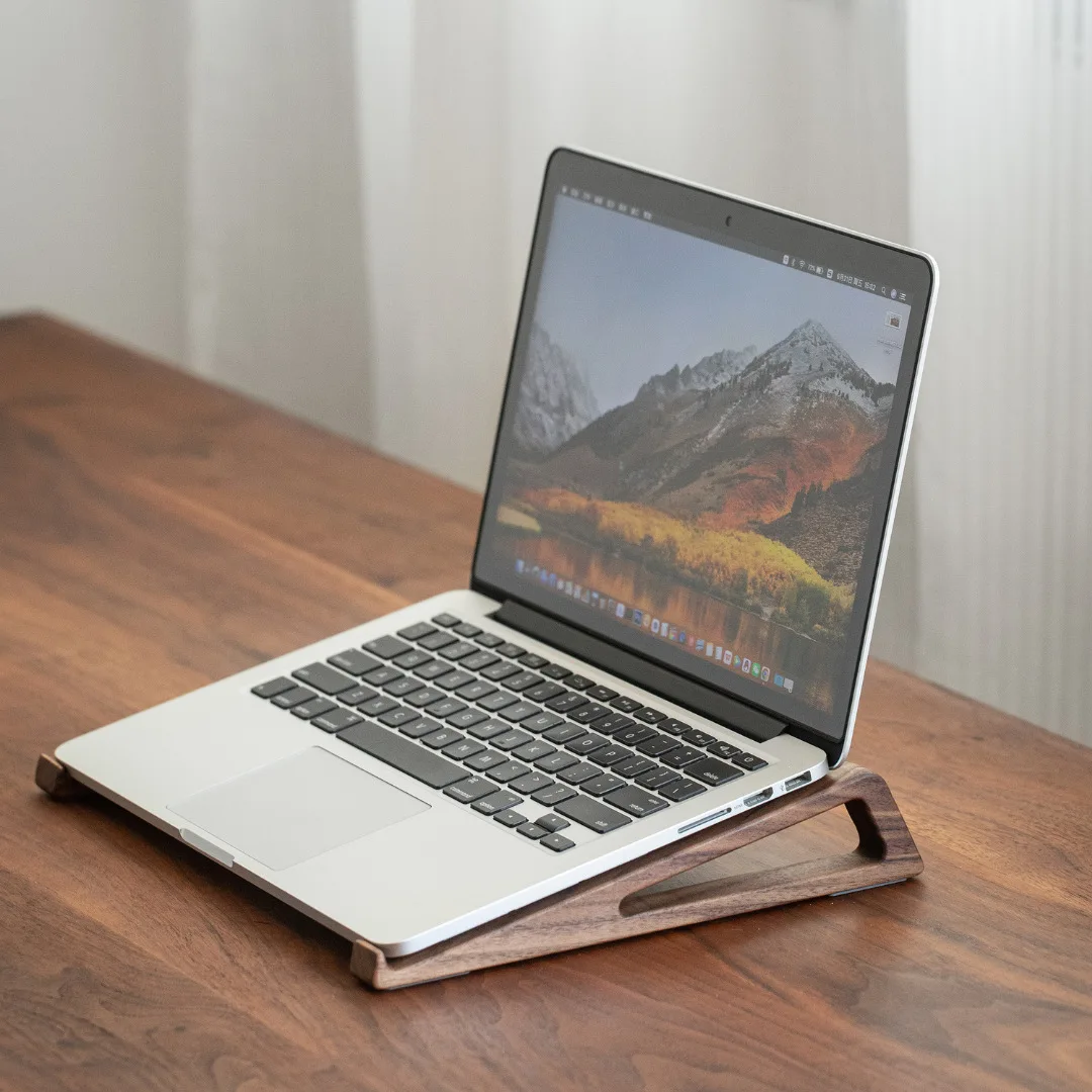حامل كمبيوتر محمول من خشب الجو - مراجعة Laptop Stand Bamboo وسعره