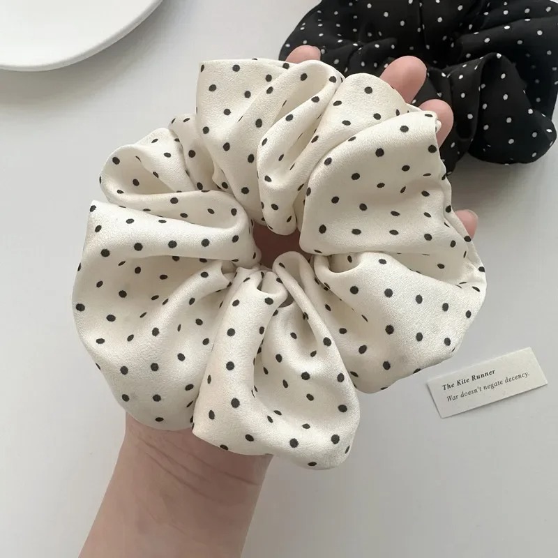 قطعتان من ربطات الشعر الأنيقة  - مراجعة Tech Accessories For Women وسعره